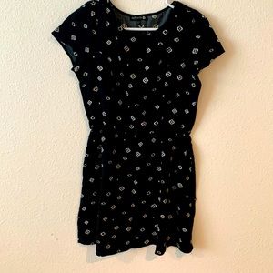 Black print dress medium excellent condition